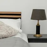 Old Town Heart Of For Family & Friends By Renters Lägenhet